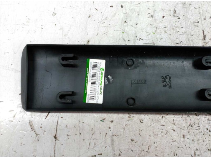 Recambio de moldura puerta delantera izquierda para peugeot partner (s1) combispace referencia OEM IAM 9640259677  