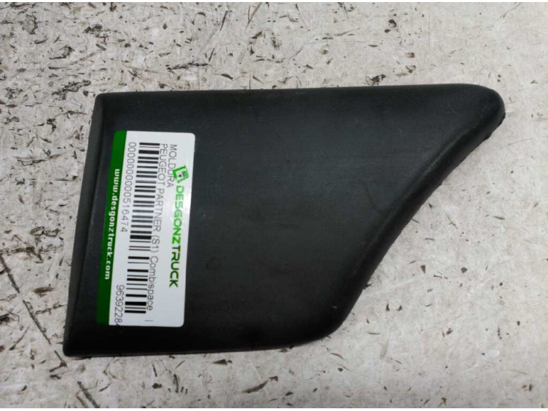 Recambio de moldura para peugeot partner (s1) combispace referencia OEM IAM 9639228477 TRASERA IZQUIERDA 15 , 5