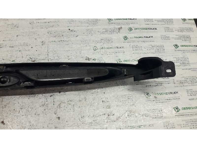 Recambio de rejilla delantera central para ford escort berl./turnier atlanta berlina referencia OEM IAM   
