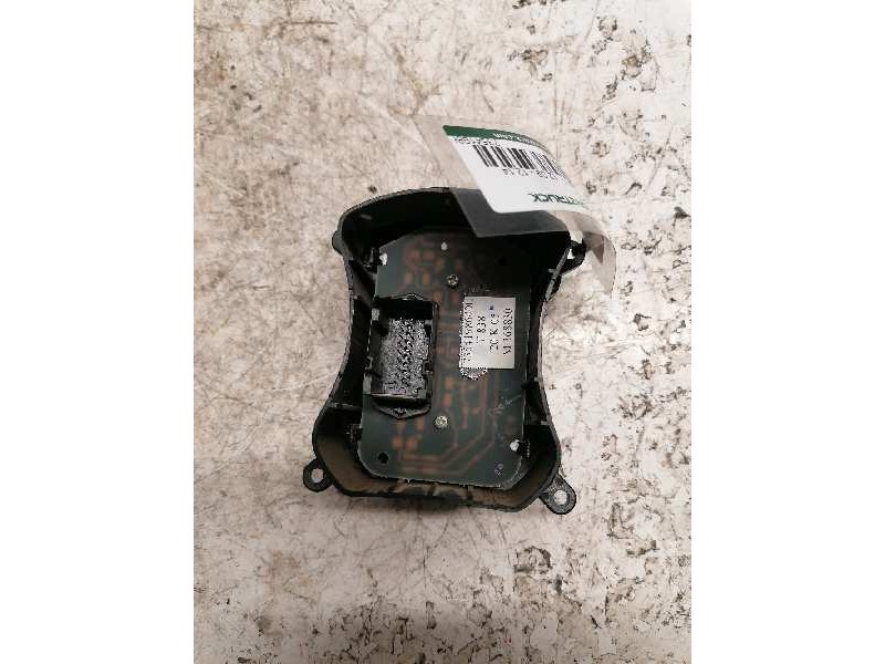 Recambio de warning para fiat doblo active referencia OEM IAM 7354198640E 18 PINS 