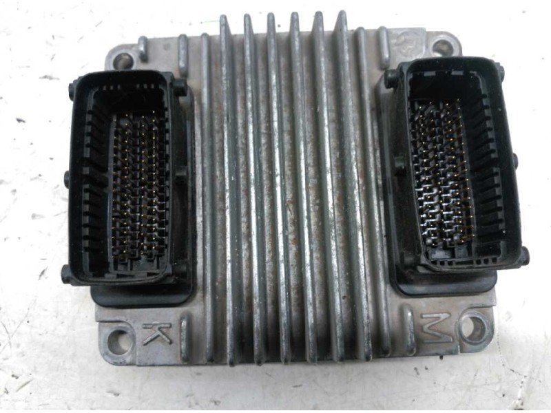 Recambio de centralita motor uce para opel astra g berlina club referencia OEM IAM 09391249  
