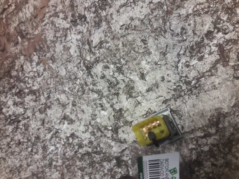 Recambio de boton antiniebla para daewoo tacuma se referencia OEM IAM  5 PINS 