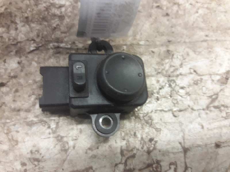 Recambio de boton regulacion retrovisores para daewoo tacuma se referencia OEM IAM 2F26B 7 PINS 