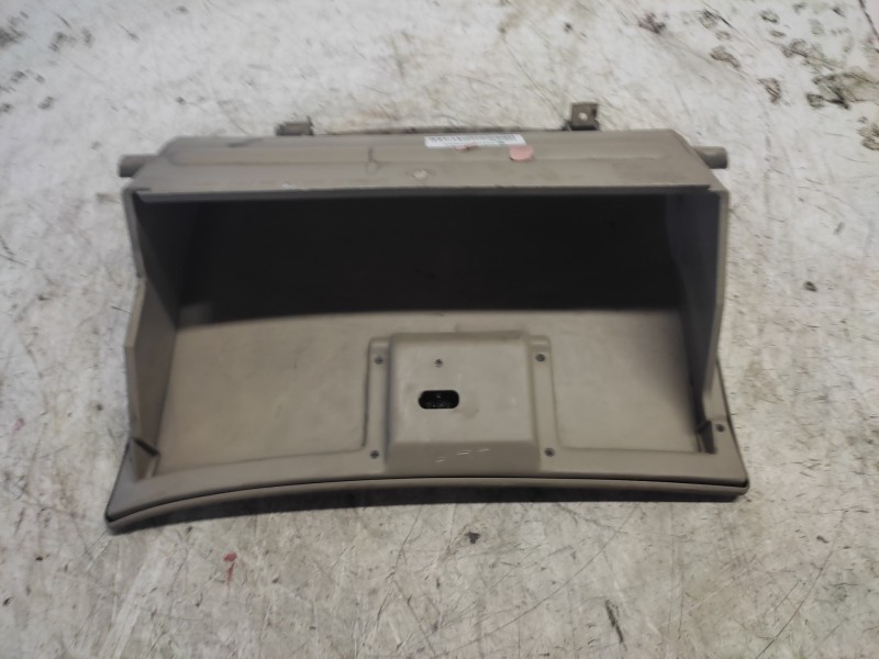 Recambio de guantera para nissan terrano/terrano.ii (r20) avenue referencia OEM IAM   