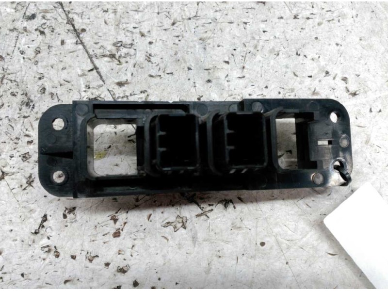 Recambio de botonera para kia carnival ii 2.9 cdri ex referencia OEM IAM   