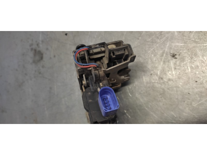 Recambio de cerradura puerta delantera derecha para skoda fabia (6y2/6y3) attractive referencia OEM IAM 3B1837016BQ 8 PINS 