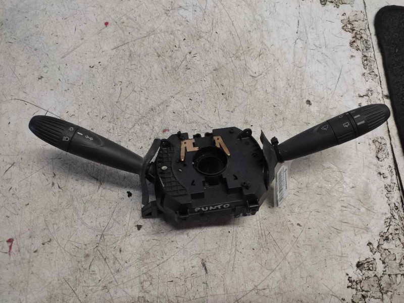 Recambio de mando multifuncion para fiat punto berlina (188) 1.2 16v cat referencia OEM IAM A223  