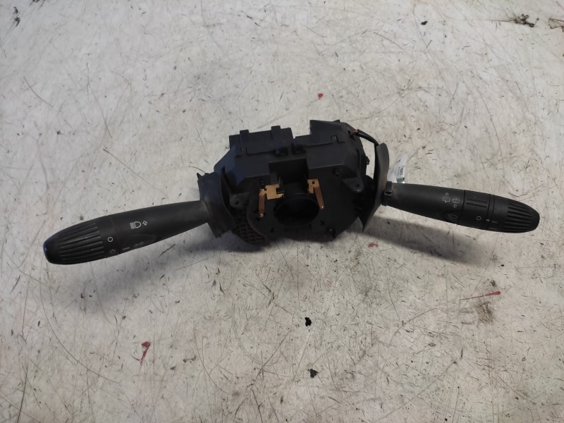 Recambio de mando multifuncion para fiat punto berlina (188) 1.2 16v cat referencia OEM IAM A223  