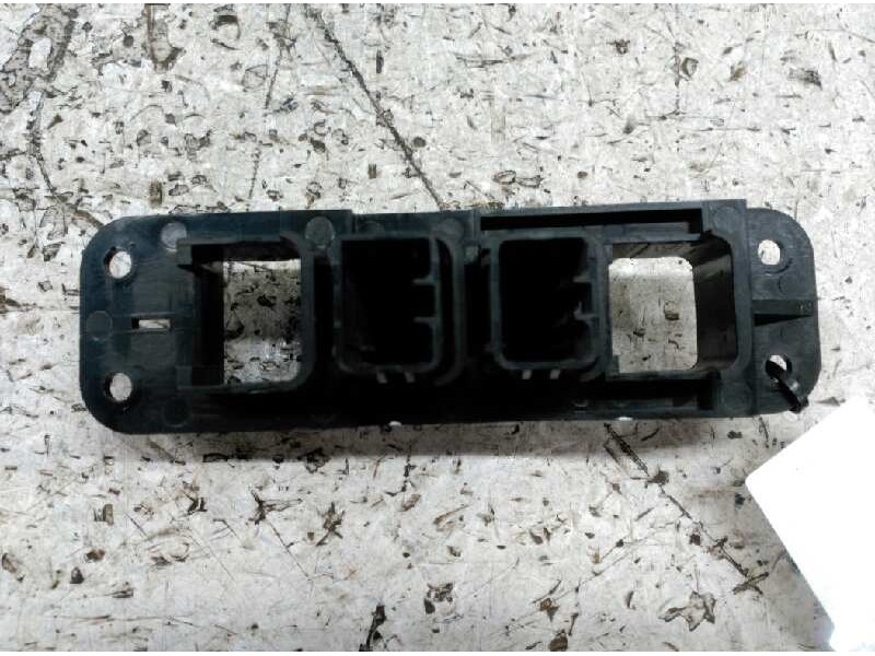 Recambio de botonera para kia carnival ii 2.9 cdri ex referencia OEM IAM   