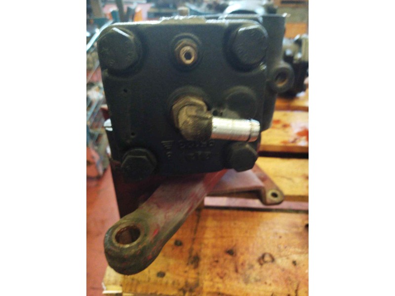 Recambio de caja direccion para renault trucks dg 230.20 referencia OEM IAM 8095955108  