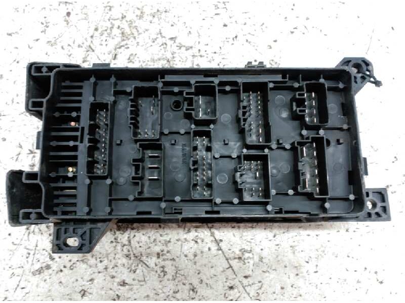 Recambio de caja reles / fusibles para kia carnival ii 2.9 cdri ex referencia OEM IAM   