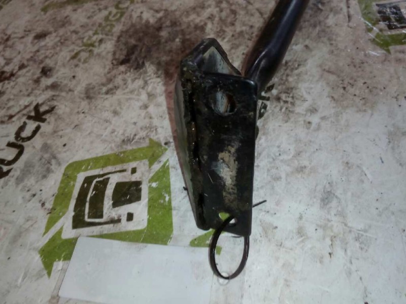 Recambio de brazo retrovisor izquierdo para nissan trucks l35.08 ...... referencia OEM IAM   