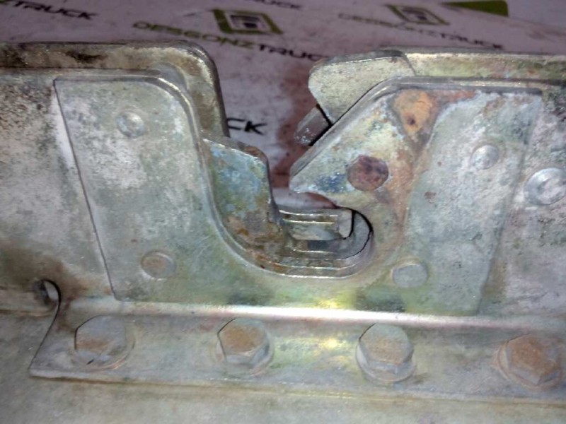 Recambio de cierre cabina central para nissan trucks l35.08 ...... referencia OEM IAM   