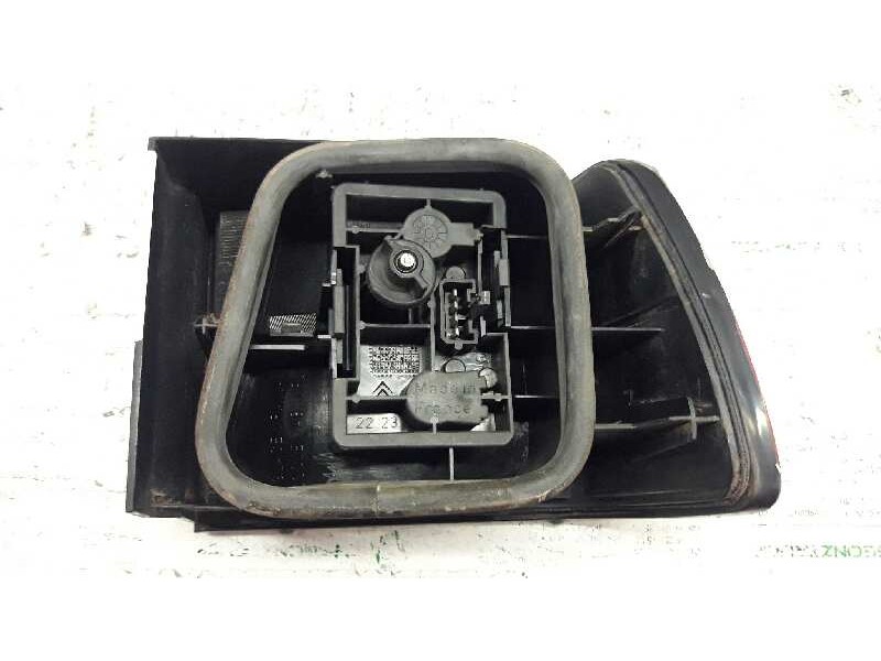 Recambio de piloto trasero izquierdo para citroën xantia berlina 1.9 td seduction referencia OEM IAM   