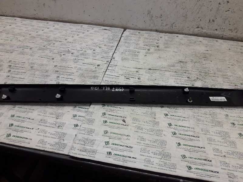 Recambio de moldura puerta delantera izquierda para peugeot partner (s1) combispace referencia OEM IAM   