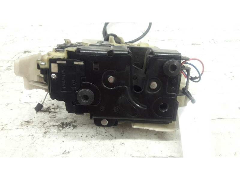 Recambio de cerradura puerta delantera izquierda para volkswagen t5 transporter/furgoneta combi city referencia OEM IAM   