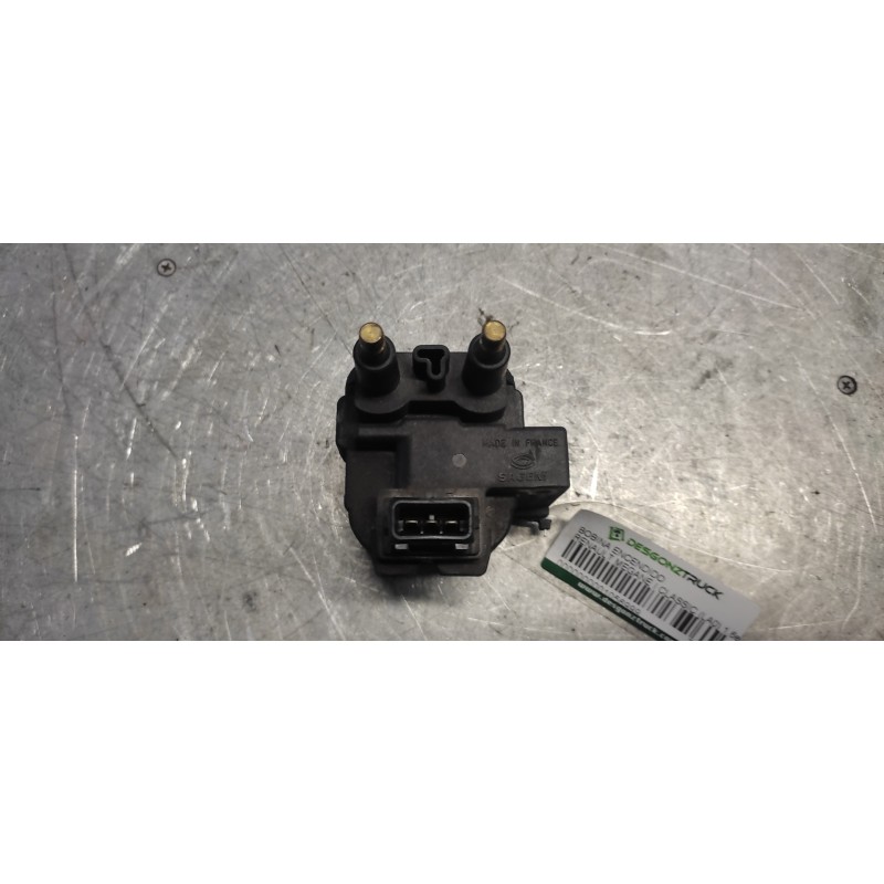 Recambio de bobina encendido para renault megane i classic (la0) 1.6e alize referencia OEM IAM 7700850999 3 PINS 