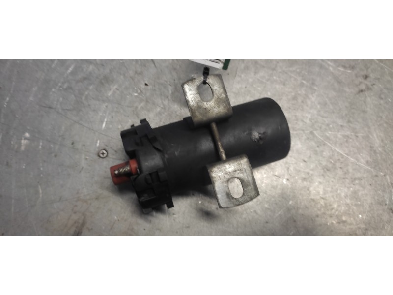 Recambio de bobina encendido para ford sierra berlina 2.0 cat referencia OEM IAM 79BB12024AA 0221119046 BOSCH