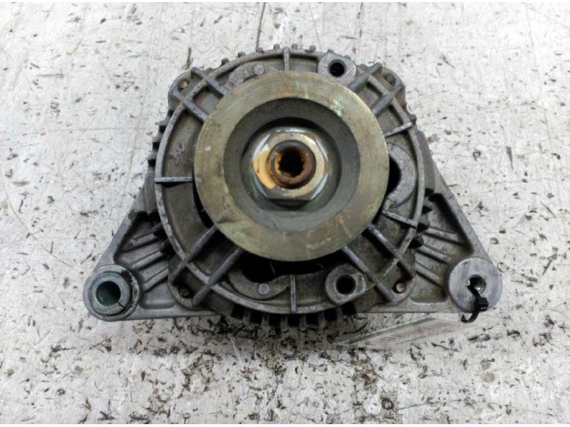Recambio de alternador para peugeot 106 (s1) kid referencia OEM IAM 0120335006 BOSCH 