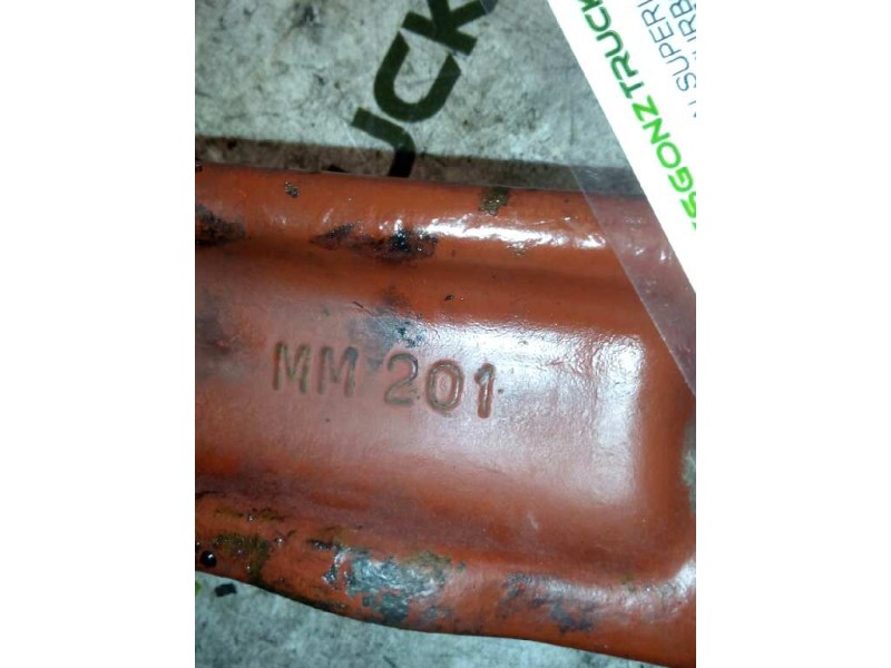 Recambio de brazo suspension superior delantero derecho para iveco trucks daily turbo daily referencia OEM IAM 201  