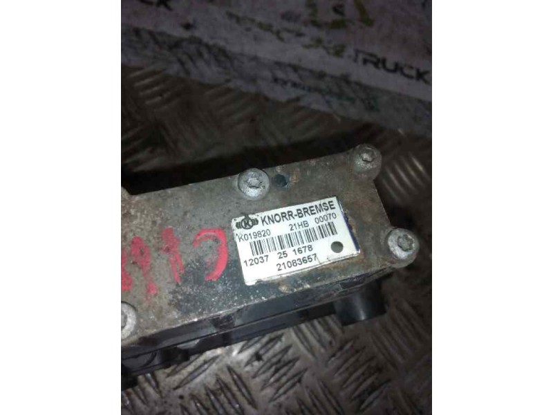 Recambio de valvula aire para volvo fh xxx 12.8 diesel referencia OEM IAM 21083657 K019820 