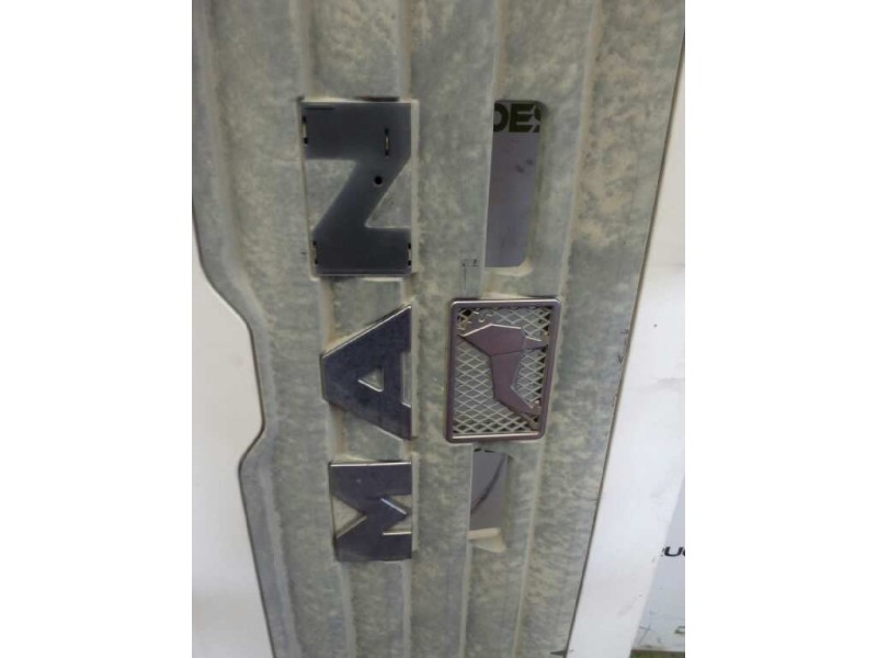 Recambio de calandra para man tg - a 18.xxx fki / bb (e3/e4) l referencia OEM IAM 8161110053  