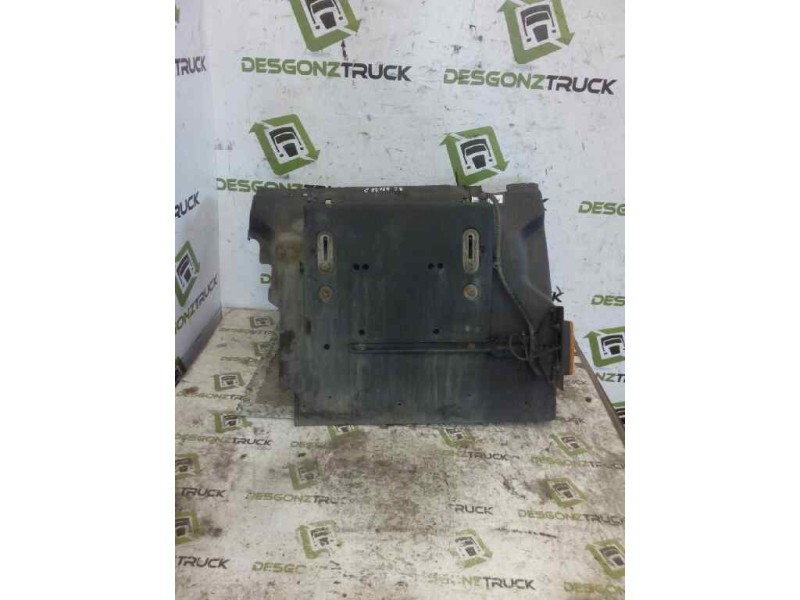 Recambio de guardabarros trasero izquierdo para renault premium route 2006 fas 4x2 larga distancia referencia OEM IAM DELANTERO 