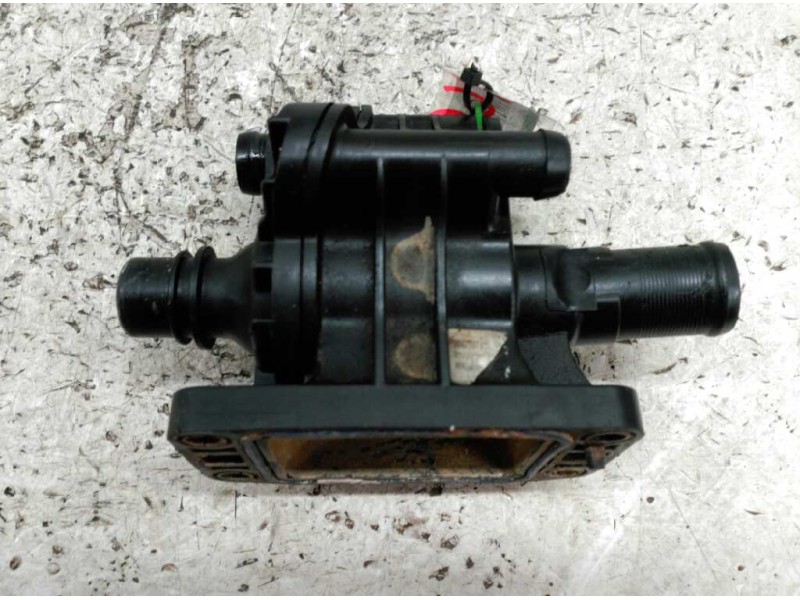 Recambio de termostato para ford fiesta (cbk) 1.6 tdci cat referencia OEM IAM 9647767180  