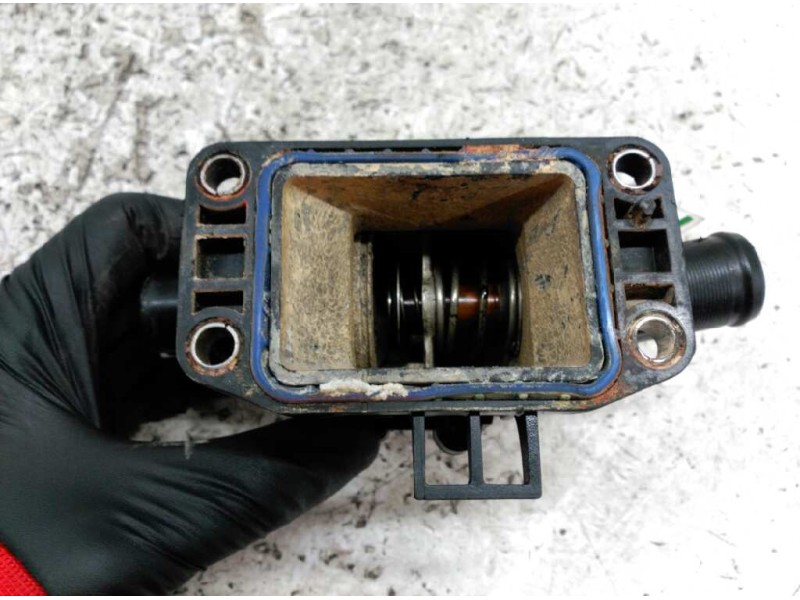 Recambio de termostato para ford fiesta (cbk) 1.6 tdci cat referencia OEM IAM 9647767180  