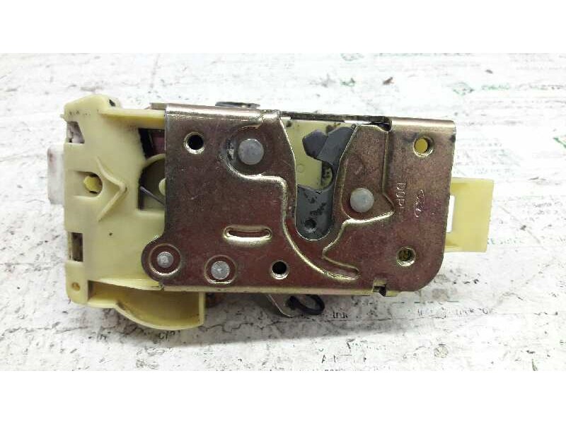 Recambio de cerradura puerta delantera derecha para ford focus berlina (cak) ghia referencia OEM IAM XS41A21812CF  