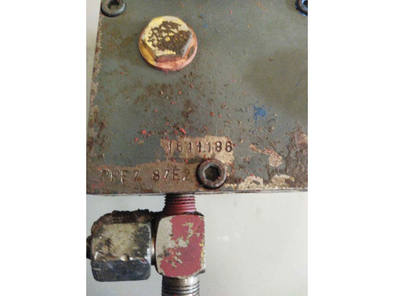 Recambio de bomba elevacion cabina para renault trucks dg 230.20 referencia OEM IAM 1611186  