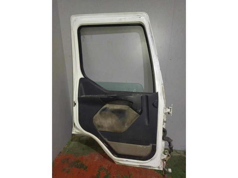 Recambio de puerta delantera izquierda para renault premium route 2006 10.8 diesel referencia OEM IAM   
