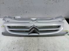 Recambio de rejilla delantera central para citroën berlingo 1.9 d cumbre familiar referencia OEM IAM   