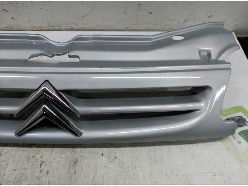 Recambio de rejilla delantera central para citroën berlingo 1.9 d cumbre familiar referencia OEM IAM   