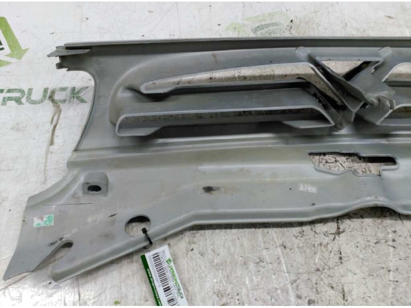 Recambio de rejilla delantera central para citroën berlingo 1.9 d cumbre familiar referencia OEM IAM   