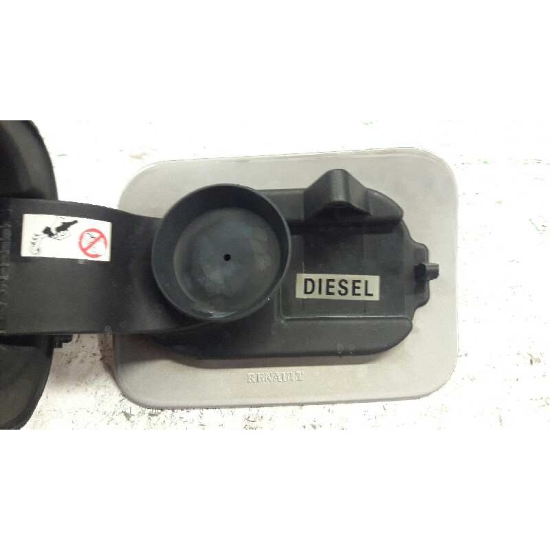 Recambio de tapa exterior combustible para renault megane ii berlina 5p confort expression referencia OEM IAM 8200073451  