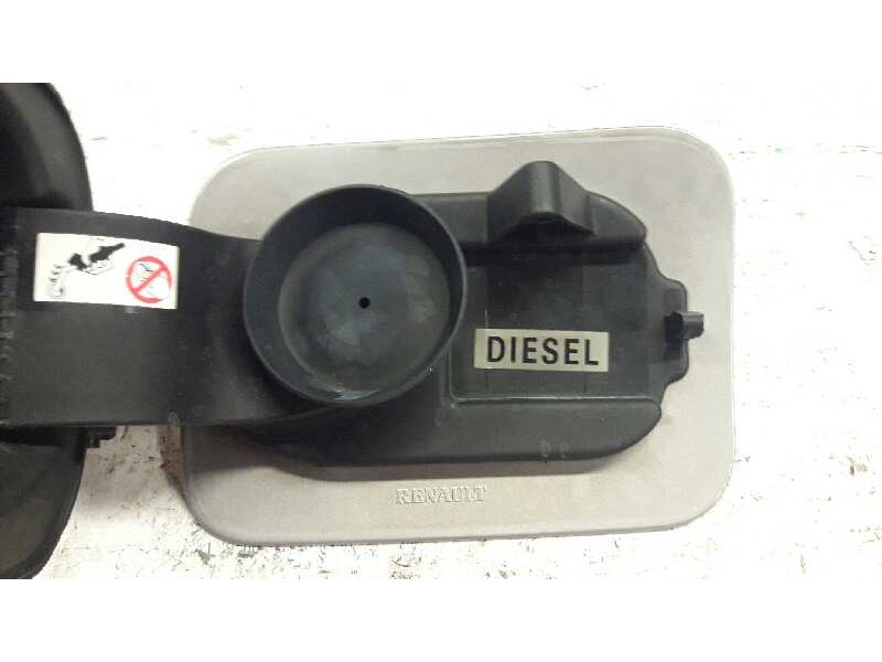 Recambio de tapa exterior combustible para renault megane ii berlina 5p confort expression referencia OEM IAM 8200073451  