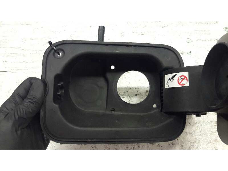 Recambio de tapa exterior combustible para renault megane ii berlina 5p confort expression referencia OEM IAM 8200073451  
