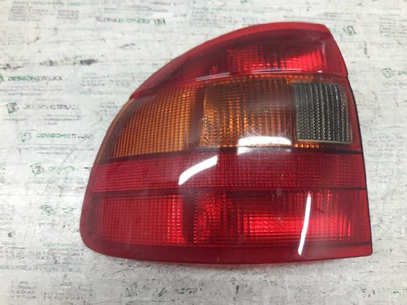 Recambio de piloto trasero izquierdo para opel astra f berlina básico referencia OEM IAM   