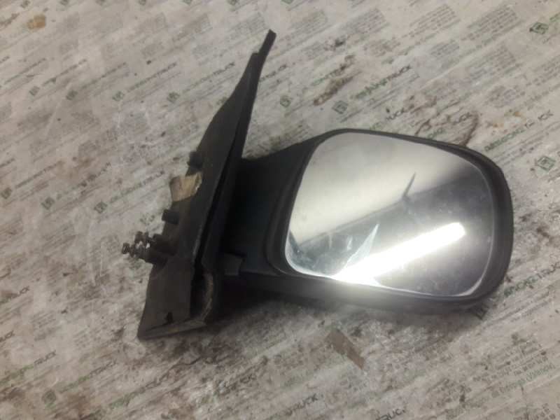 Recambio de retrovisor derecho para nissan serena (c23m) referencia OEM IAM   