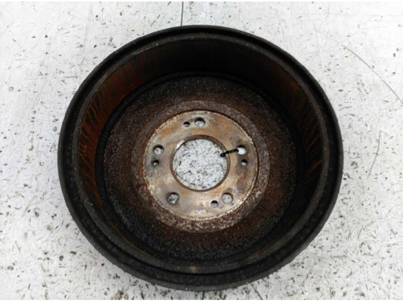 Recambio de tambor freno trasero para kia carnival ii 2.9 cdri ex referencia OEM IAM   