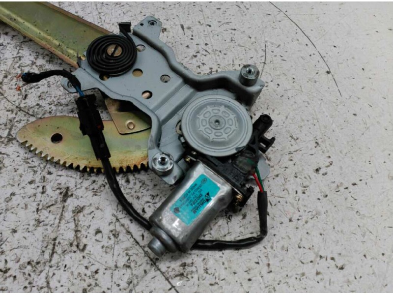 Recambio de elevalunas delantero derecho para kia carnival ii 2.9 cdri ex referencia OEM IAM XH023PA  