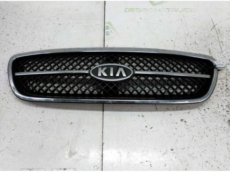Recambio de rejilla delantera central para kia carnival ii 2.9 cdri ex referencia OEM IAM   