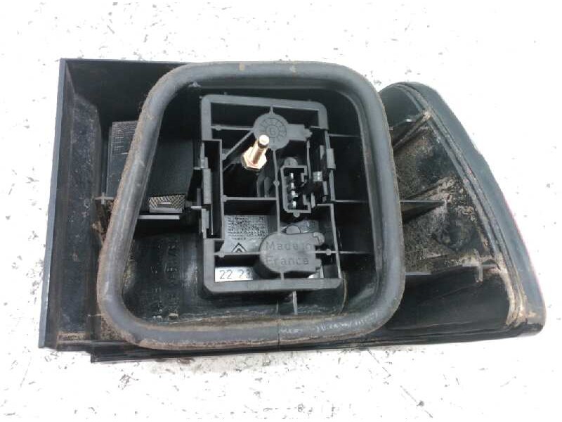 Recambio de piloto trasero izquierdo para citroën xantia berlina 1.9 td sx referencia OEM IAM   