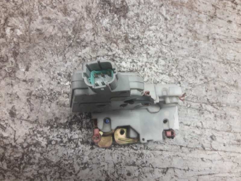 Recambio de cerradura puerta delantera izquierda para nissan primera berlina (p11) gx referencia OEM IAM  6 PINS 