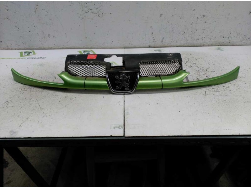 Recambio de rejilla delantera central para peugeot 206 cc cc roland garros referencia OEM IAM 9628691277 1851948001 