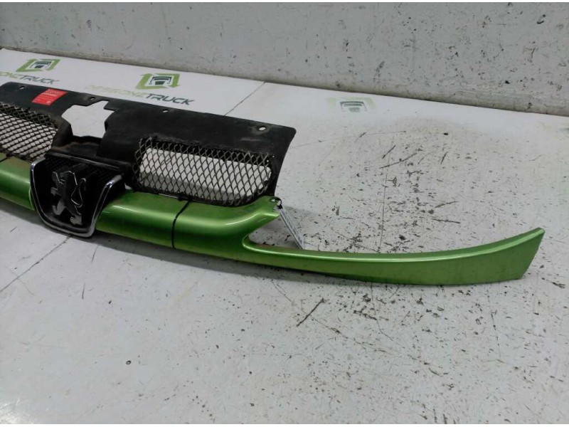 Recambio de rejilla delantera central para peugeot 206 cc cc roland garros referencia OEM IAM 9628691277 1851948001 