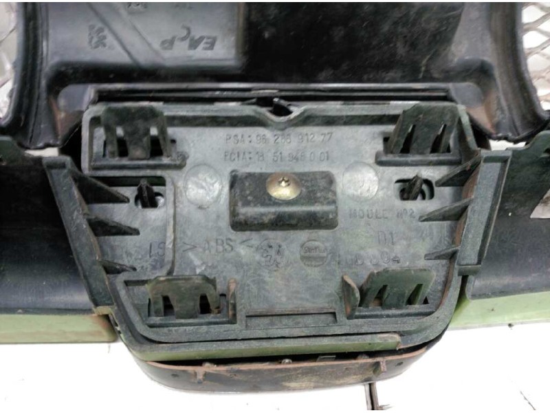 Recambio de rejilla delantera central para peugeot 206 cc cc roland garros referencia OEM IAM 9628691277 1851948001 