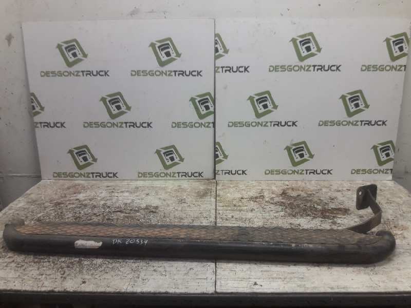 Recambio de estribo derecho para nissan terrano/terrano.ii (r20) referencia OEM IAM   