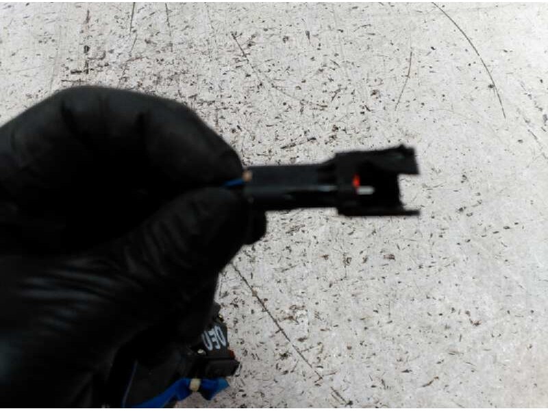 Recambio de cerradura puerta delantera derecha para kia carnival ii 2.9 cdri ex referencia OEM IAM   